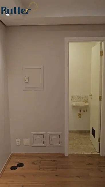 Foto 1 de Sala Comercial à venda e para alugar, 32m2 em Vila Suzana, São Paulo - SP