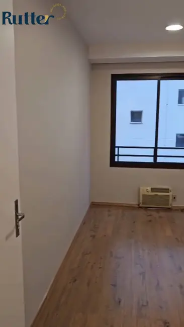 Foto 4 de Sala Comercial à venda e para alugar, 32m2 em Vila Suzana, São Paulo - SP