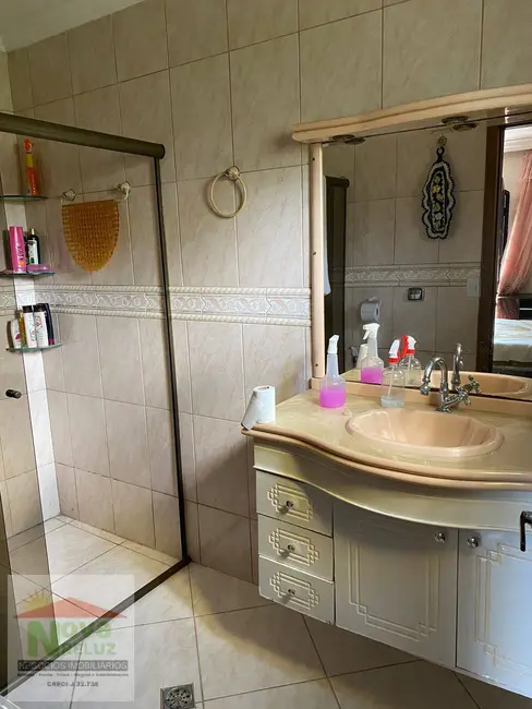 Chácara com 3 quartos à venda, 300m2 em Ribeirao Pires - SP - imagem 5 Foto 5 de Chácara com 3 quartos à venda, 300m2 em Ribeirao Pires - SP