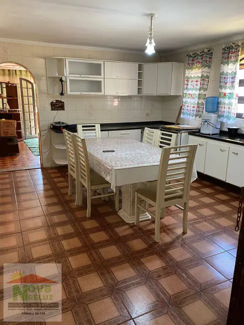 Chácara com 3 quartos à venda, 300m2 em Ribeirao Pires - SP - imagem 4 Foto 4 de Chácara com 3 quartos à venda, 300m2 em Ribeirao Pires - SP