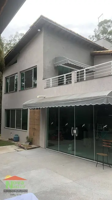 Foto 2 de Chácara com 3 quartos à venda e para alugar, 350m2 em Ipelândia, Suzano - SP