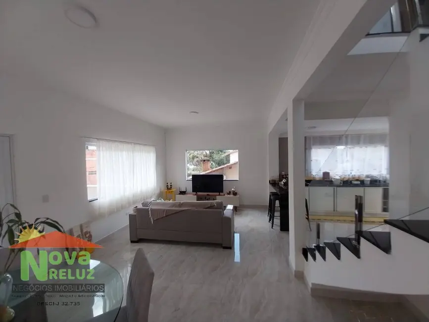 Casa com 3 quartos à venda, 450m2 em Centro, Ribeirao Pires - SP - imagem 2 Foto 2 de Casa com 3 quartos à venda, 450m2 em Centro, Ribeirao Pires - SP