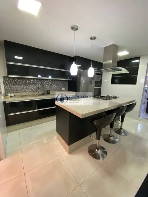 Foto 4 de Casa com 4 quartos à venda, 225m2 em São Paulo - SP