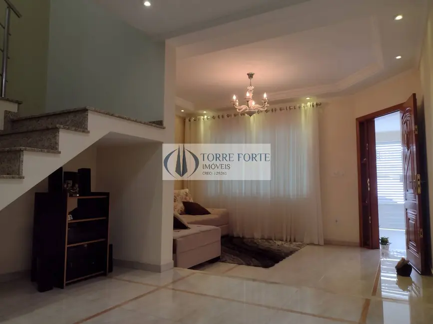 Foto 3 de Sobrado com 3 quartos à venda, 230m2 em Vila Scarpelli, Santo Andre - SP