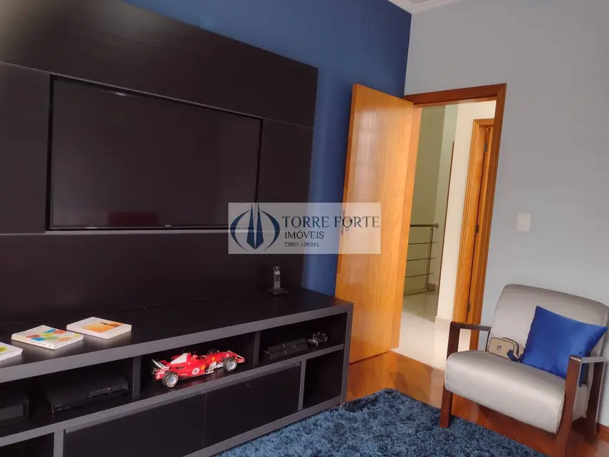 Foto 8 de Sobrado com 3 quartos à venda, 230m2 em Vila Scarpelli, Santo Andre - SP