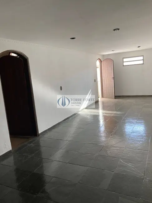 Sobrado com 3 quartos à venda, 244m2 em Vila Camilópolis, Santo Andre - SP - imagem 4 Foto 4 de Sobrado com 3 quartos à venda, 244m2 em Vila Camilópolis, Santo Andre - SP