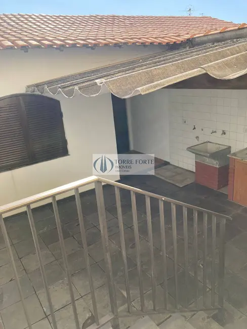 Sobrado com 3 quartos à venda, 244m2 em Vila Camilópolis, Santo Andre - SP - imagem 8 Foto 8 de Sobrado com 3 quartos à venda, 244m2 em Vila Camilópolis, Santo Andre - SP