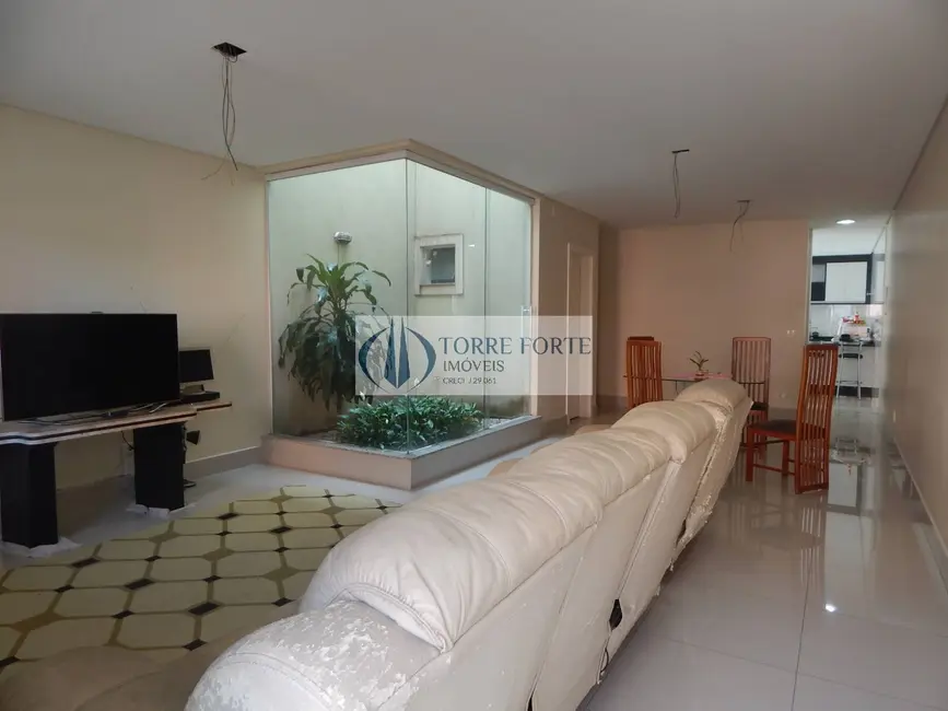 Foto 1 de Sobrado com 3 quartos à venda, 245m2 em Santa Terezinha, Sao Bernardo Do Campo - SP