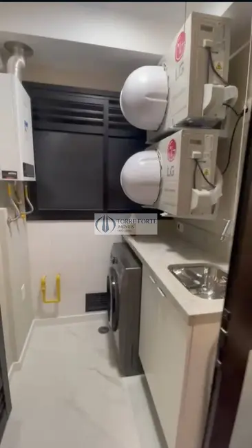 Foto 3 de Apartamento com 2 quartos para alugar, 38m2 em Moema, São Paulo - SP