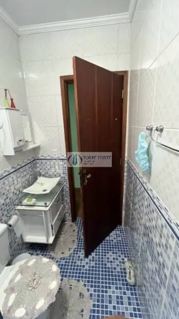 Foto 8 de Casa com 3 quartos à venda, 130m2 em Parque dos Bancários, São Paulo - SP