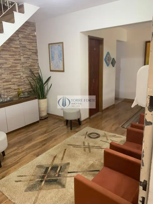 Casa com 3 quartos à venda, 100m2 em Vila Jacuí, São Paulo - SP - imagem 3 Foto 3 de Casa com 3 quartos à venda, 100m2 em Vila Jacuí, São Paulo - SP