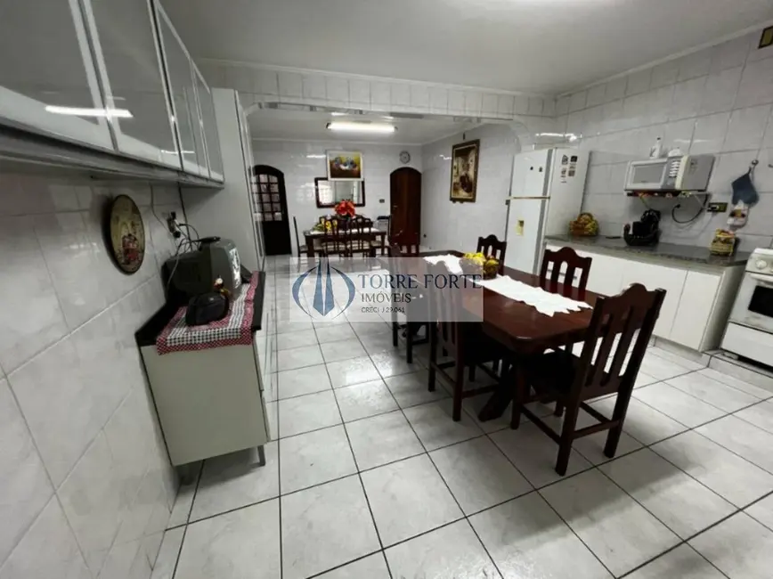 Foto 9 de Sobrado com 3 quartos à venda, 320m2 em Jardim Santo Antônio, Santo Andre - SP