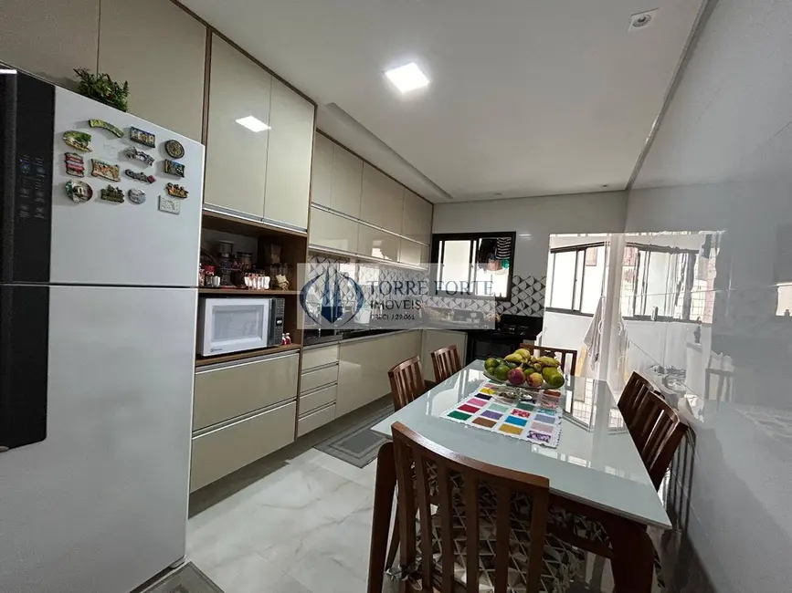 Apartamento com 2 quartos à venda, 106m2 em Guilhermina, Praia Grande - SP - imagem 8 Foto 8 de Apartamento com 2 quartos à venda, 106m2 em Guilhermina, Praia Grande - SP