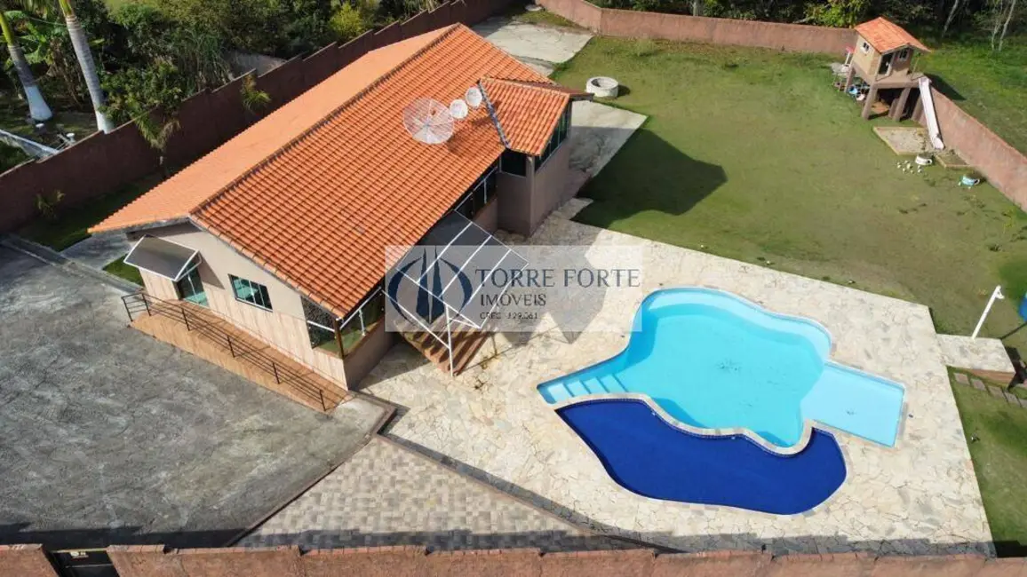 Foto 1 de Chácara com 3 quartos à venda, 1680m2 em Porangaba - SP