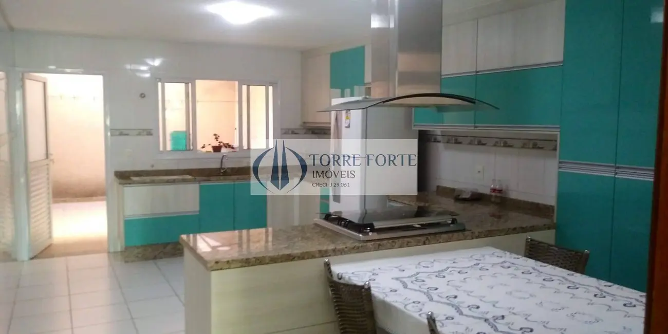 Foto 2 de Casa com 3 quartos à venda, 180m2 em Vila Carrão, São Paulo - SP