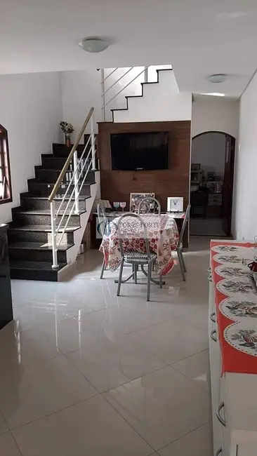 Foto 3 de Casa com 4 quartos à venda, 300m2 em Vila Pilar, Aruja - SP