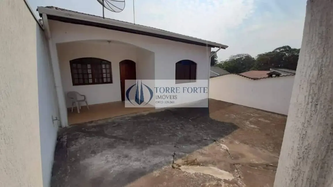 Foto 2 de Casa com 4 quartos à venda, 300m2 em Vila Pilar, Aruja - SP