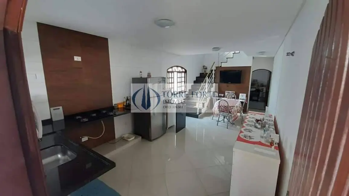 Foto 4 de Casa com 4 quartos à venda, 300m2 em Vila Pilar, Aruja - SP