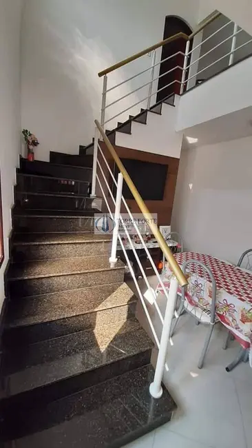 Foto 7 de Casa com 4 quartos à venda, 300m2 em Vila Pilar, Aruja - SP