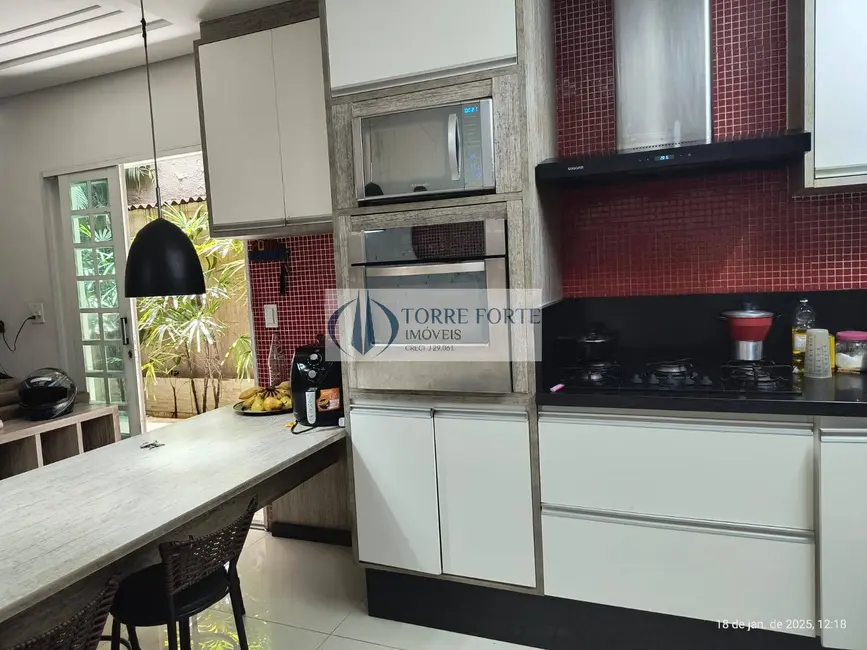 Foto 9 de Casa com 3 quartos à venda, 168m2 em Jardim Santa Adélia, São Paulo - SP