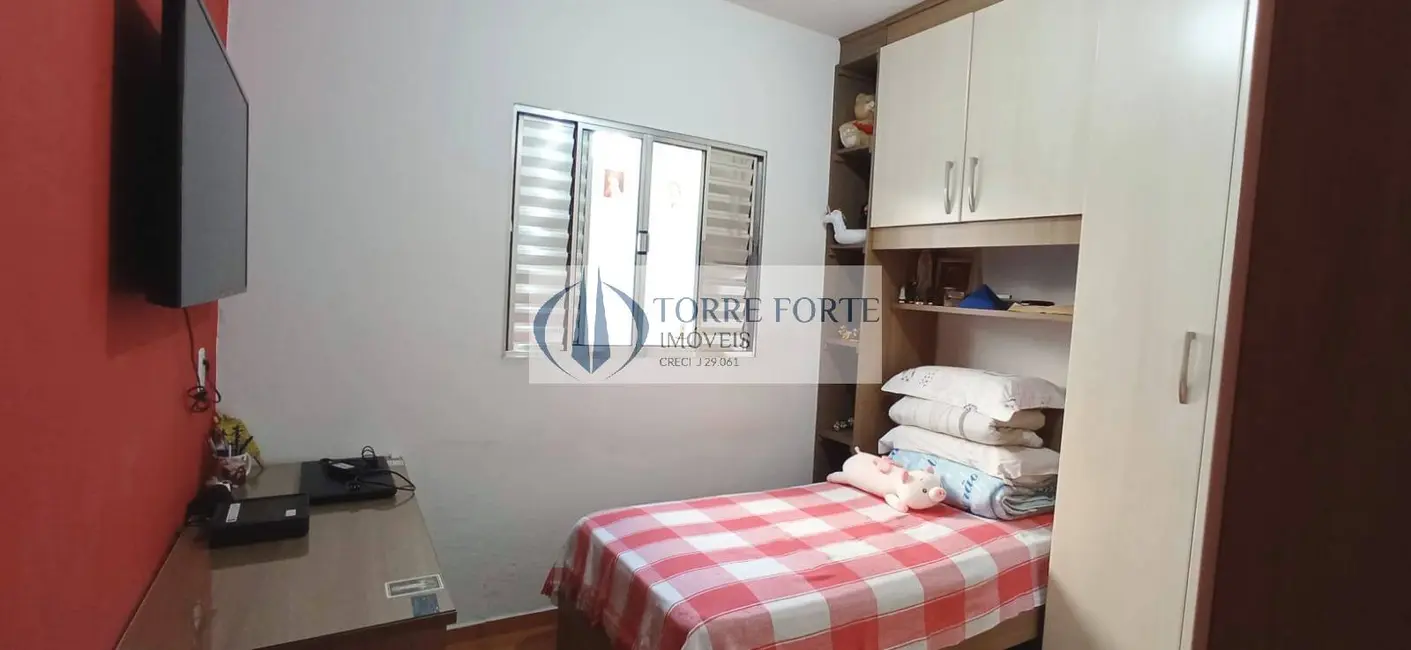 Foto 4 de Casa com 2 quartos à venda, 138m2 em Parque dos Bancários, São Paulo - SP