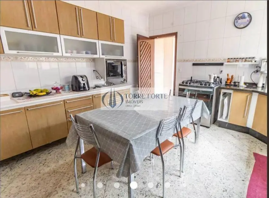 Casa com 3 quartos para alugar, 235m2 em Vila Regente Feijó, São Paulo - SP - imagem 8 Foto 8 de Casa com 3 quartos para alugar, 235m2 em Vila Regente Feijó, São Paulo - SP