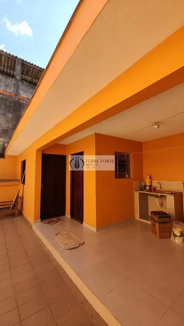 Foto 6 de Casa com 3 quartos à venda, 184m2 em Vila Nhocune, São Paulo - SP