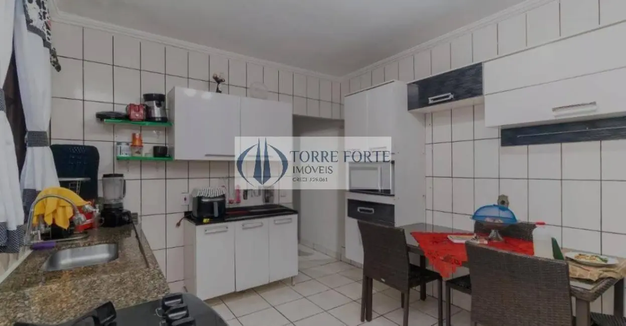 Foto 3 de Casa com 4 quartos à venda, 145m2 em Vila Carmosina, São Paulo - SP