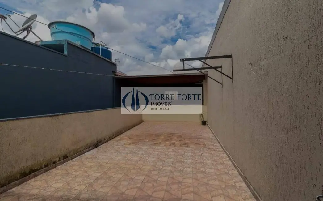 Foto 2 de Casa com 4 quartos à venda, 145m2 em Vila Carmosina, São Paulo - SP