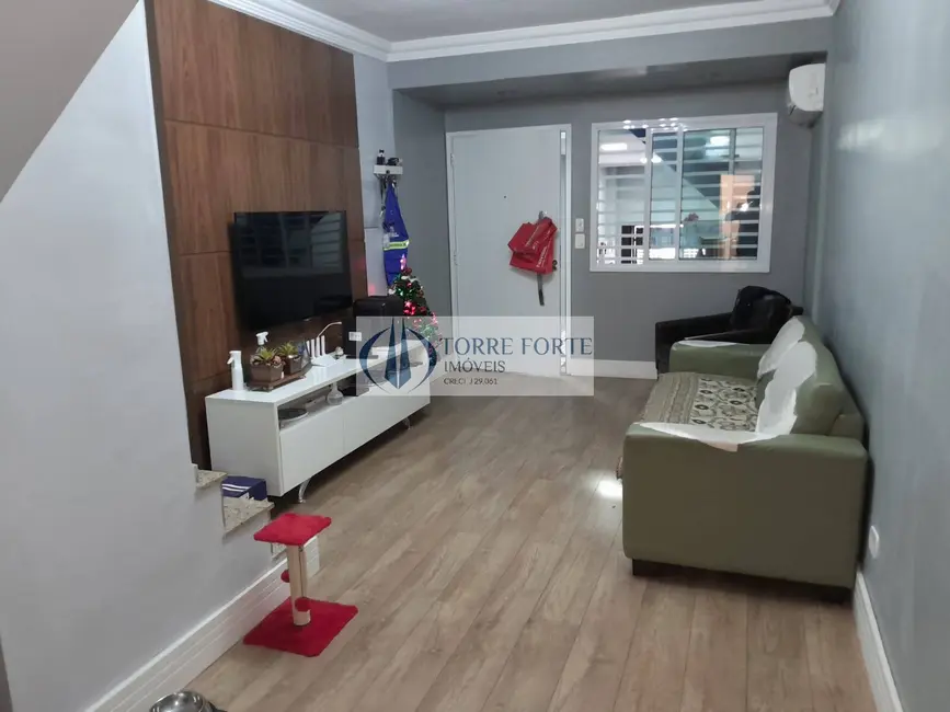 Foto 2 de Sobrado com 2 quartos à venda, 120m2 em Vila Nhocune, São Paulo - SP