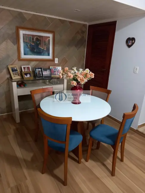 Sobrado com 4 quartos à venda, 240m2 em Jardim do Estádio, Santo Andre - SP - imagem 5 Foto 5 de Sobrado com 4 quartos à venda, 240m2 em Jardim do Estádio, Santo Andre - SP