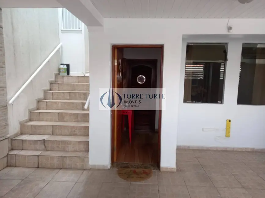 Sobrado com 4 quartos à venda, 240m2 em Jardim do Estádio, Santo Andre - SP - imagem 4 Foto 4 de Sobrado com 4 quartos à venda, 240m2 em Jardim do Estádio, Santo Andre - SP