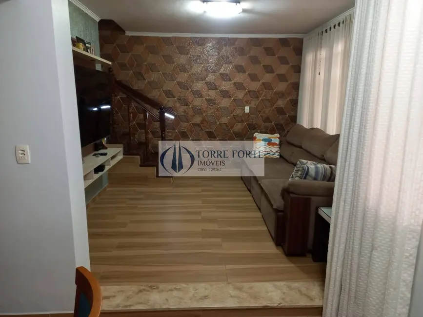 Sobrado com 4 quartos à venda, 240m2 em Jardim do Estádio, Santo Andre - SP - imagem 8 Foto 8 de Sobrado com 4 quartos à venda, 240m2 em Jardim do Estádio, Santo Andre - SP