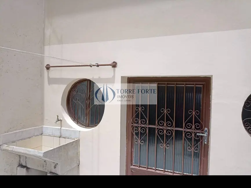 Foto 2 de Sobrado com 3 quartos à venda, 180m2 em Vila Scarpelli, Santo Andre - SP