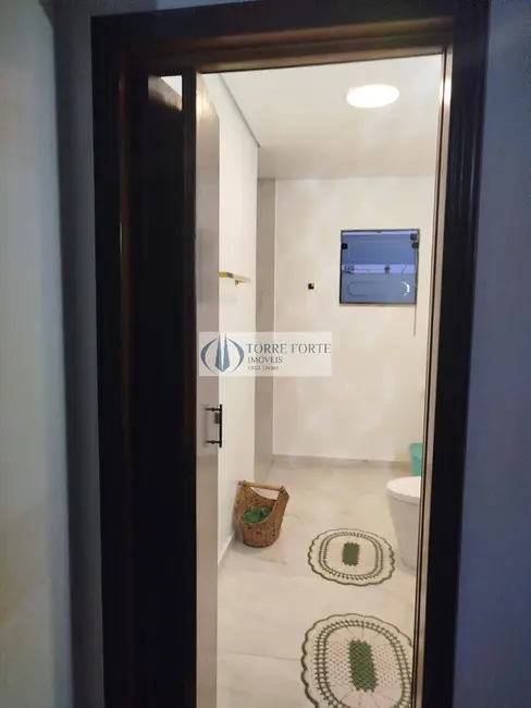 Sobrado com 3 quartos à venda, 200m2 em Parque Oratório, Santo Andre - SP - imagem 4 Foto 4 de Sobrado com 3 quartos à venda, 200m2 em Parque Oratório, Santo Andre - SP