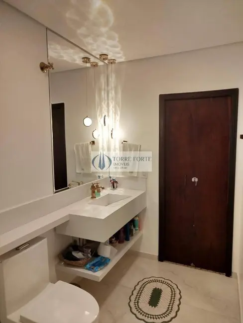 Sobrado com 3 quartos à venda, 200m2 em Parque Oratório, Santo Andre - SP - imagem 5 Foto 5 de Sobrado com 3 quartos à venda, 200m2 em Parque Oratório, Santo Andre - SP