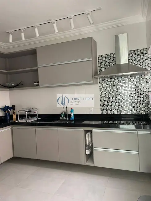 Casa com 3 quartos à venda, 200m2 em Serra Negra - SP - imagem 4 Foto 4 de Casa com 3 quartos à venda, 200m2 em Serra Negra - SP
