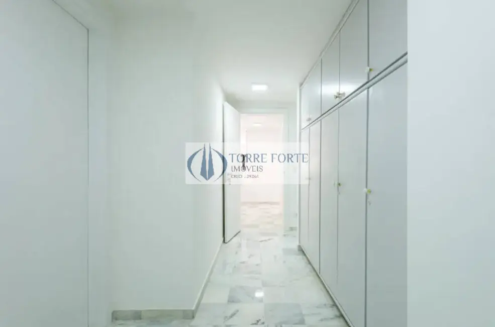 Foto 5 de Apartamento com 3 quartos à venda, 240m2 em Real Parque, São Paulo - SP