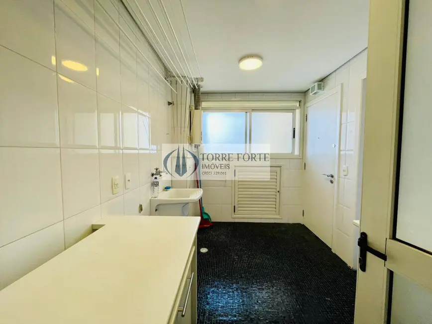 Foto 9 de Apartamento com 3 quartos à venda e para alugar, 215m2 em Sumaré, São Paulo - SP