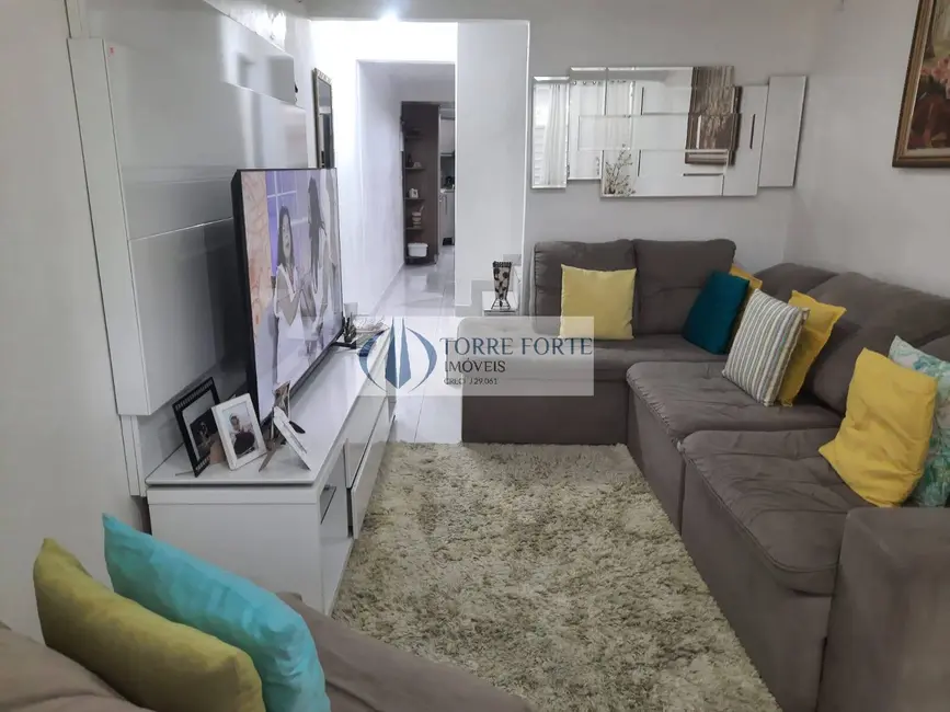 Foto 2 de Casa com 2 quartos à venda, 60m2 em Jardim Lallo, São Paulo - SP
