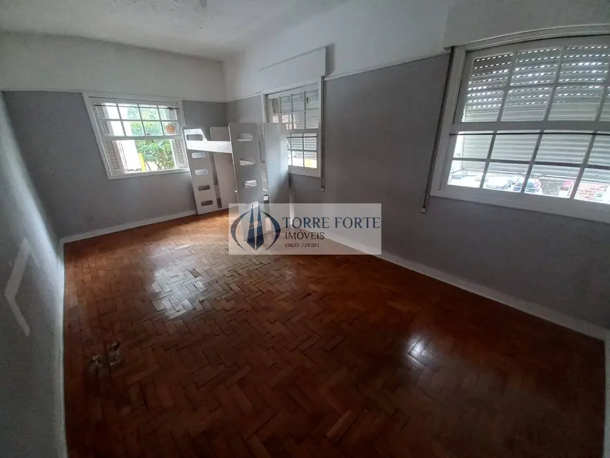Casa com 2 quartos à venda, 160m2 em Cambuci, São Paulo - SP - imagem 2 Foto 2 de Casa com 2 quartos à venda, 160m2 em Cambuci, São Paulo - SP