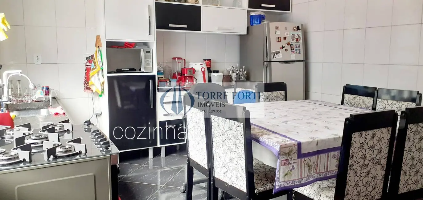 Foto 2 de Casa com 2 quartos à venda, 190m2 em Vila Paulo Silas, São Paulo - SP