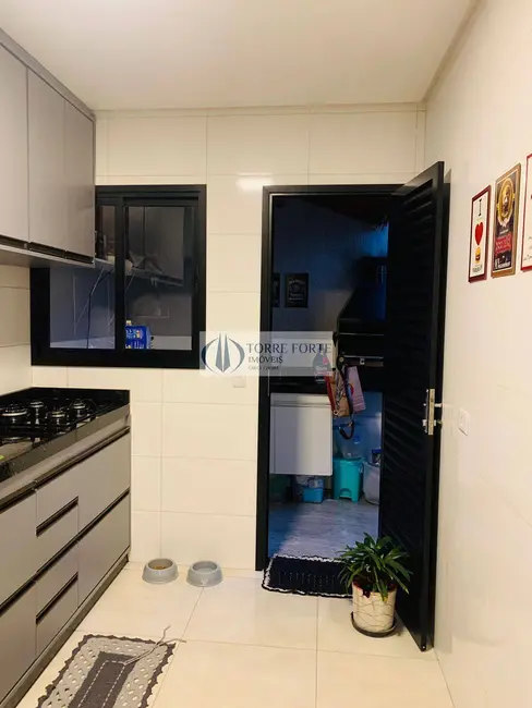 Foto 2 de Casa com 2 quartos à venda, 53m2 em Guilhermina, Praia Grande - SP