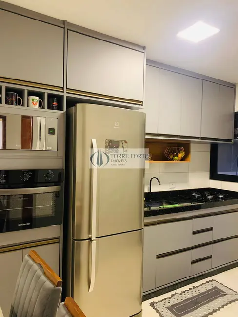 Casa com 2 quartos à venda, 53m2 em Guilhermina, Praia Grande - SP - imagem 3 Foto 3 de Casa com 2 quartos à venda, 53m2 em Guilhermina, Praia Grande - SP