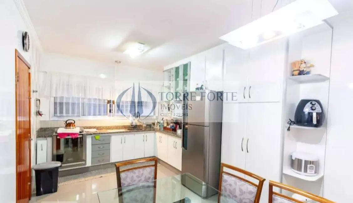 Sobrado com 4 quartos à venda, 125m2 em Jardim Vila Formosa, São Paulo - SP - imagem 6 Foto 6 de Sobrado com 4 quartos à venda, 125m2 em Jardim Vila Formosa, São Paulo - SP