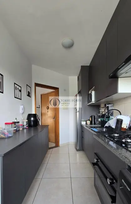 Foto 5 de Apartamento com 2 quartos à venda, 60m2 em Parque Pinheiros, Taboao Da Serra - SP