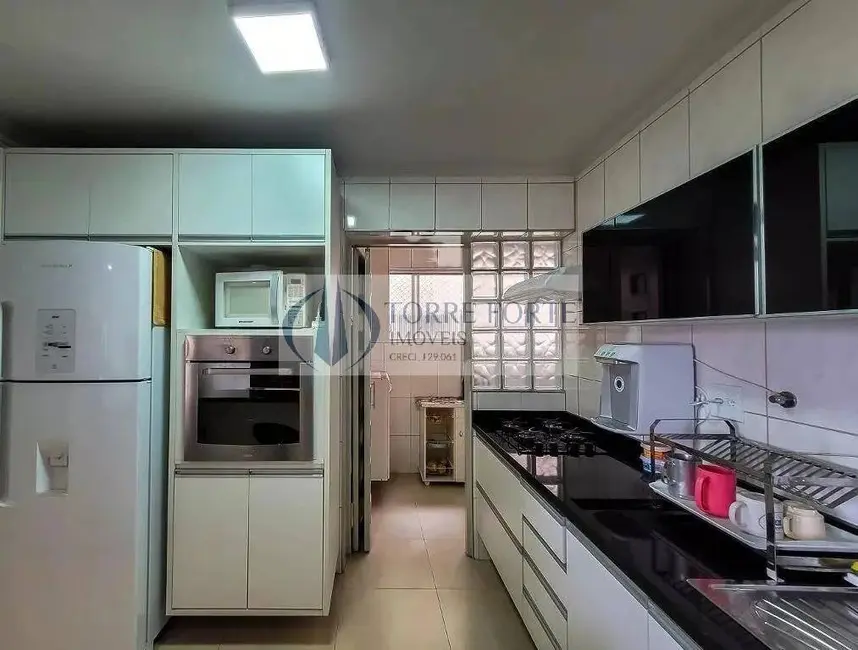 Apartamento com 3 quartos à venda, 85m2 em Aclimação, São Paulo - SP - imagem 4 Foto 4 de Apartamento com 3 quartos à venda, 85m2 em Aclimação, São Paulo - SP