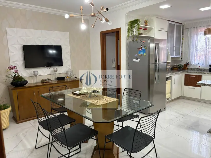 Sobrado com 4 quartos à venda, 240m2 em Vila Floresta, Santo Andre - SP - imagem 4 Foto 4 de Sobrado com 4 quartos à venda, 240m2 em Vila Floresta, Santo Andre - SP