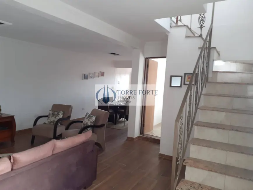 Foto 3 de Casa com 4 quartos à venda, 300m2 em Vila Cecília, Mogi Das Cruzes - SP