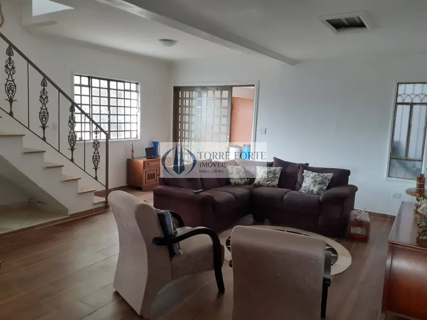Foto 2 de Casa com 4 quartos à venda, 300m2 em Vila Cecília, Mogi Das Cruzes - SP